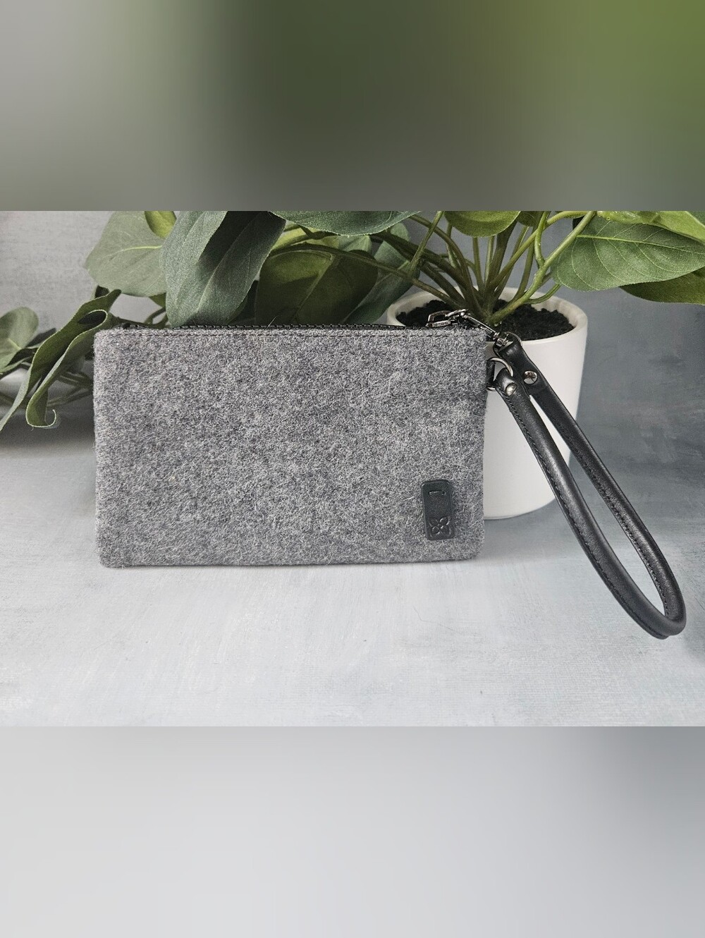 Grey felt wristlet clutch Classic zipper bag, featuring a recycled felt construc